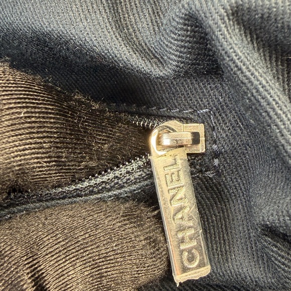 Chanel Deauville Large Navy Denim Canvas Drawstring Backpack - Picture 13 of 15